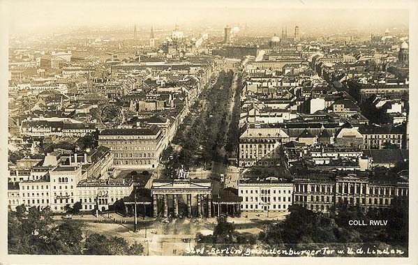 Berlin Luftbild Unter den Linden alte Postkarte c1930