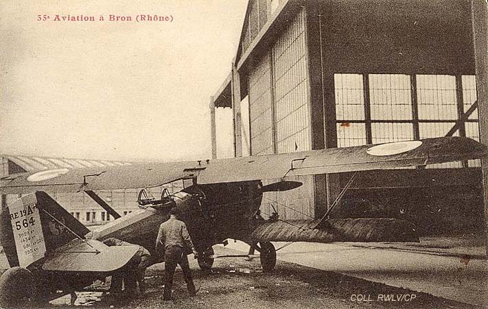 aviation a Bron vers 1930