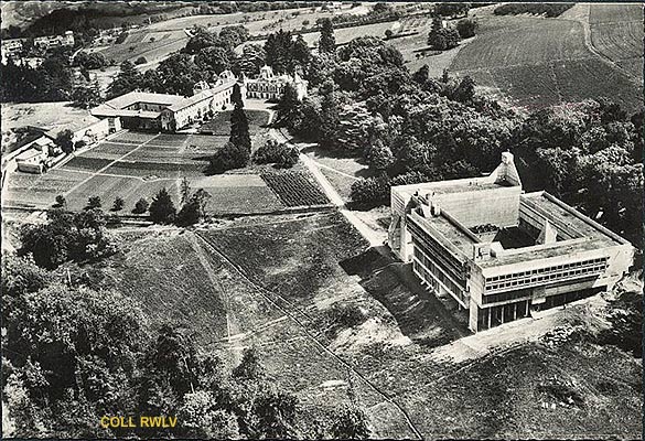 couvent dominicain de La Tourette a Eveux Rhone par Le Corbusier 1958