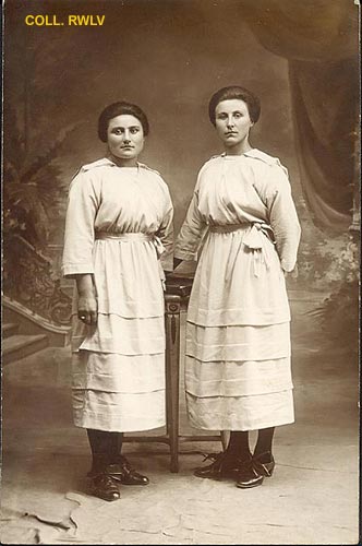 deux soeurs c1900