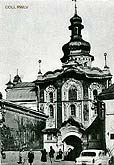 Ukraine monastere troglodyte de Kiev Pechersk Trinity church 1966