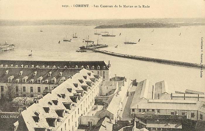 cpa 1900 Lorient les casernes de la Marine et la rade