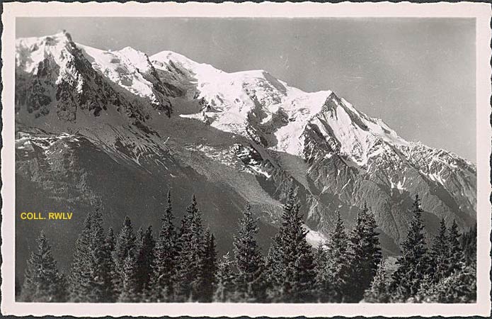 Chamonix la chaine du Mont Blanc vue de la Flegere, par G Tairraz