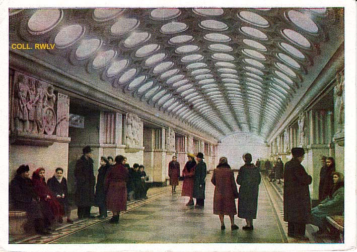 carte postale 1960 Moscou station de metro