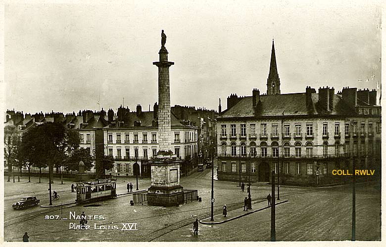 Nantes place Louis XVI ou Mal. Foch carte c1930