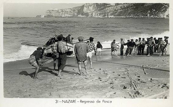 carte postale ancienne Nazare retour de peche regresso da pesca