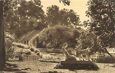 carte postale ancienne Nimes jardin de la Fontaine