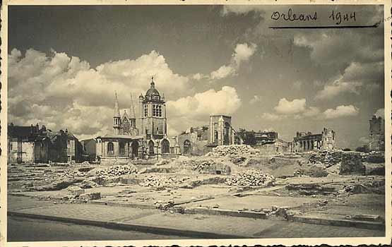 Orleans ruines de l'eglise Saint Paul  en 1944