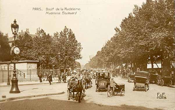 carte postale ancienne Paris boulevard de la Madeleine c1910