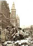 Paris le marche aux fleurs en 1941 photo ancienne