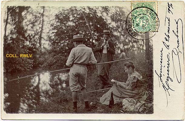 carte postale 1906 bord de peche en famille