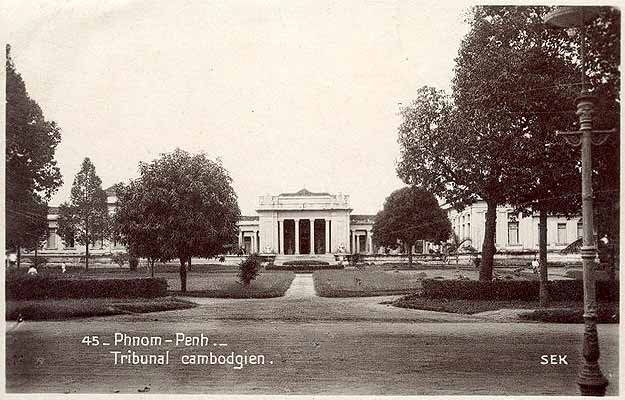 carte postale ancienne Phnom-Penh le tribunal c1930