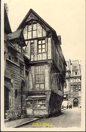 Rouen rue St Romain carte postale ancienne c1920