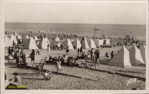 Vendee St Jean de Monts la plage carte postale c1930