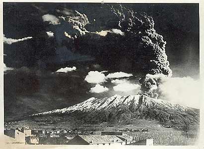 vecchia foto eruzione del Vesuvio in 1942