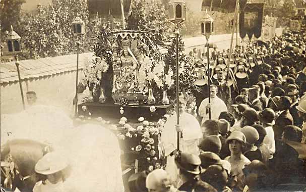 Vierge en procession